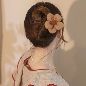 Elegante Plüsch-Blumen-Haarspange