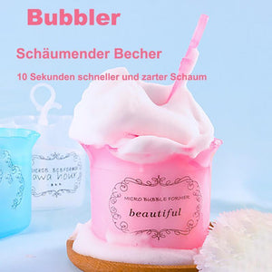 Schäumender Becher